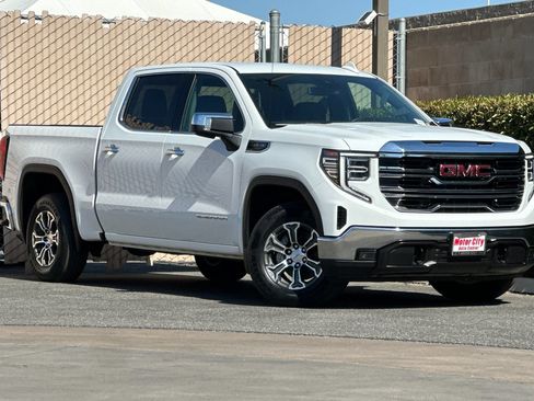 Certified 2025 GMC Sierra 1500 SLT RWD image 2