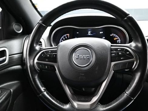 Used 2022 Jeep Grand Cherokee Laredo E AWD/4WD image 24