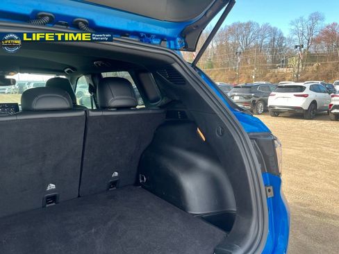 Used 2025 Jeep Compass Trailhawk image 11