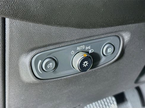 Used 2024 Chevrolet Equinox Premier AWD/4WD image 12