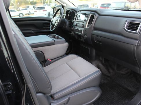 Used 2017 Nissan Titan S image 25