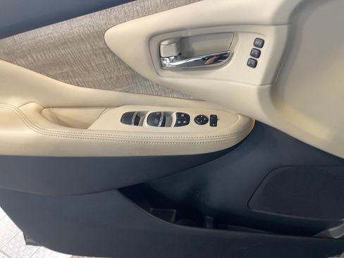 Used 2024 Nissan Murano SL AWD/4WD image 12