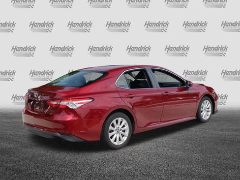 Used 2018 Toyota Camry LE w/ Convenience Package FWD image 9