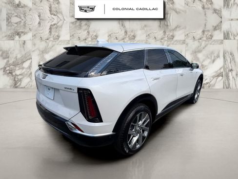 Used 2025 Cadillac Optiq Luxury 1 w/ LPO, Floor Liner Package AWD/4WD image 5