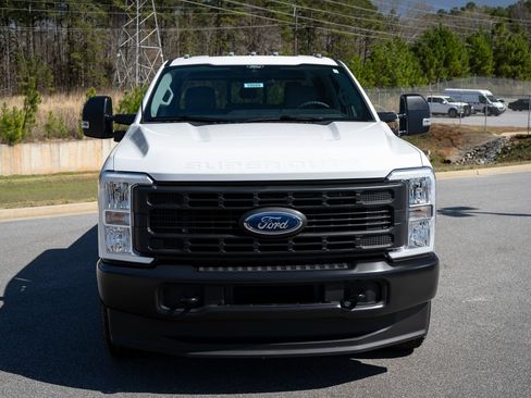 New 2026 Ford F350 XL w/ FX4 Off-Road Package AWD/4WD image 2