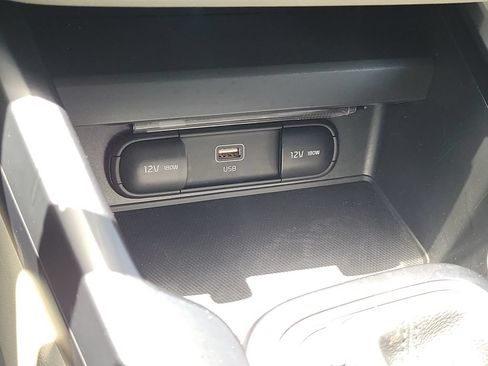 Certified 2024 Kia Soul LX FWD image 17