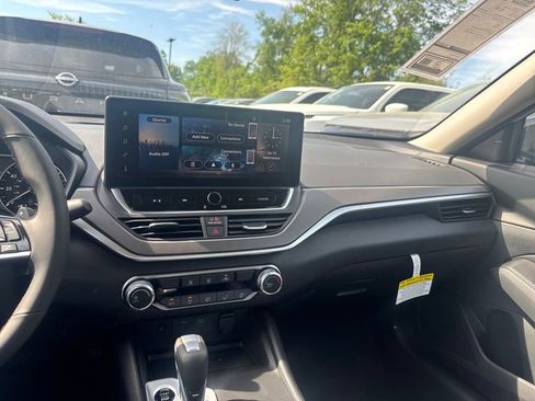 New 2026 Nissan Altima 2.5 SR FWD image 15