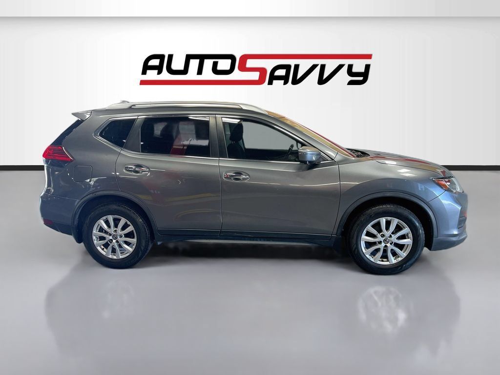 Used 2017 Nissan Rogue SV w/ SV Premium Package FWD image 8