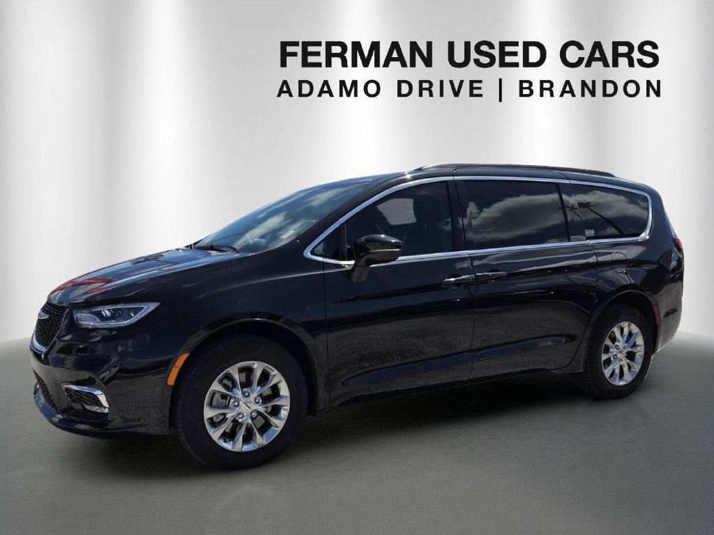 Used 2022 Chrysler Pacifica Touring-L AWD/4WD image 1