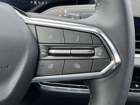 New 2026 Chevrolet Equinox LT w/ Convenience Package II image 16