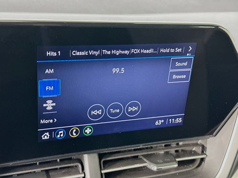 Used 2025 Chevrolet Trax LS image 19