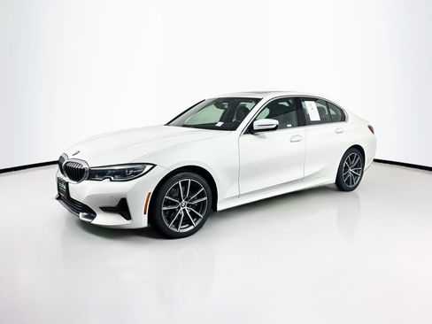 Used 2019 BMW 330i Sedan w/ Convenience Package RWD image 3