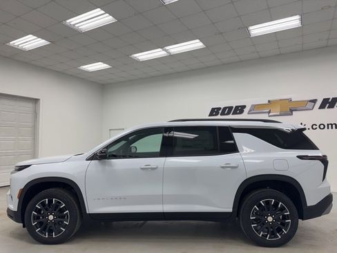 New 2026 Chevrolet Traverse LT w/ Sun and Wheel Package image 8