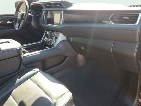 Used 2024 GMC Yukon Denali AWD/4WD image 26