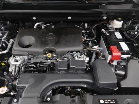 Used 2025 Toyota RAV4 XLE image 30