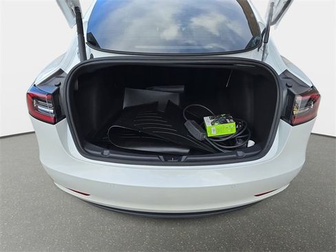 Used 2022 Tesla Model 3 Performance image 14