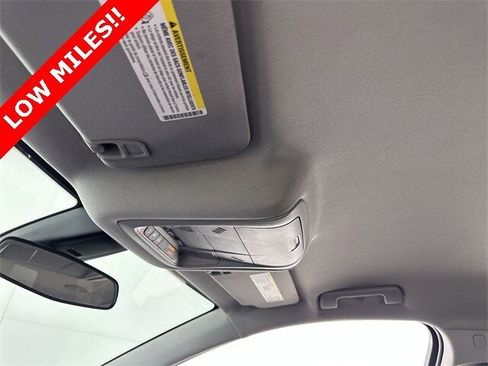 Used 2021 GMC Acadia SLE w/ Driver Convenience Package image 19