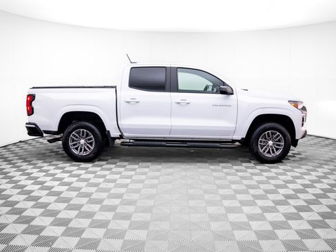 Used 2024 Chevrolet Colorado LT RWD image 7