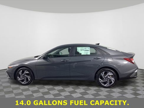 Certified 2025 Hyundai Elantra Sport image 8