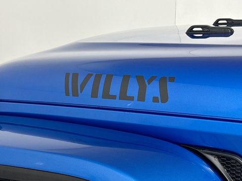 Used 2022 Jeep Gladiator Willys image 10