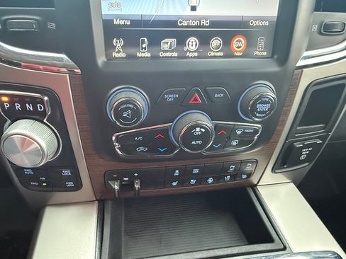 Used 2015 RAM 1500 Laramie w/ Convenience Group image 19