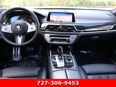 Used 2021 BMW 750i xDrive w/ Executive Package image 17