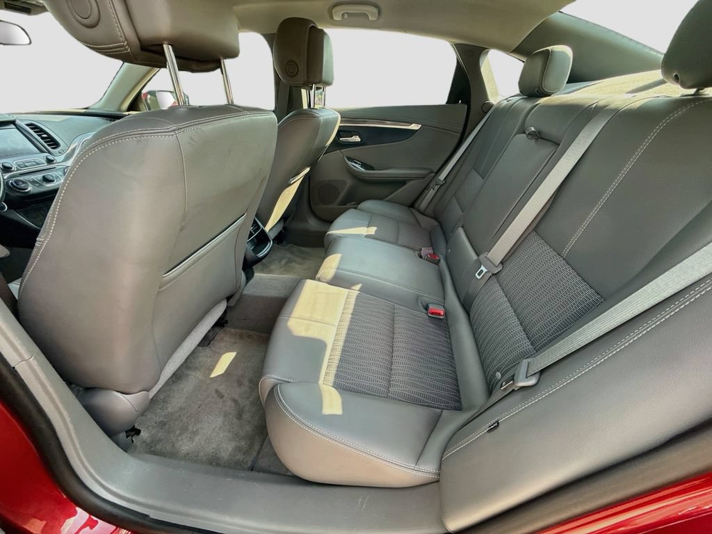 Used 2014 Chevrolet Impala LT w/ Convenience Package FWD image 26