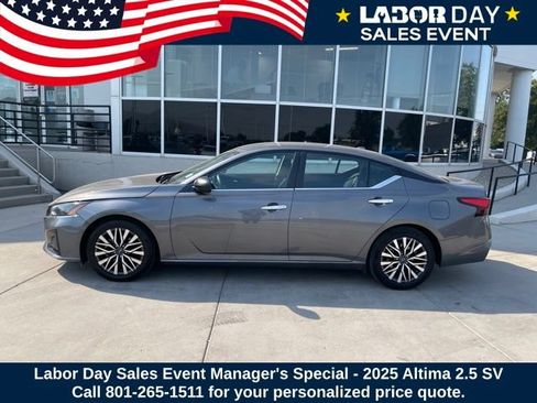 Used 2025 Nissan Altima 2.5 SV FWD image 2