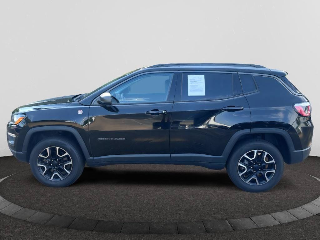 Used 2019 Jeep Compass Trailhawk AWD/4WD image 2