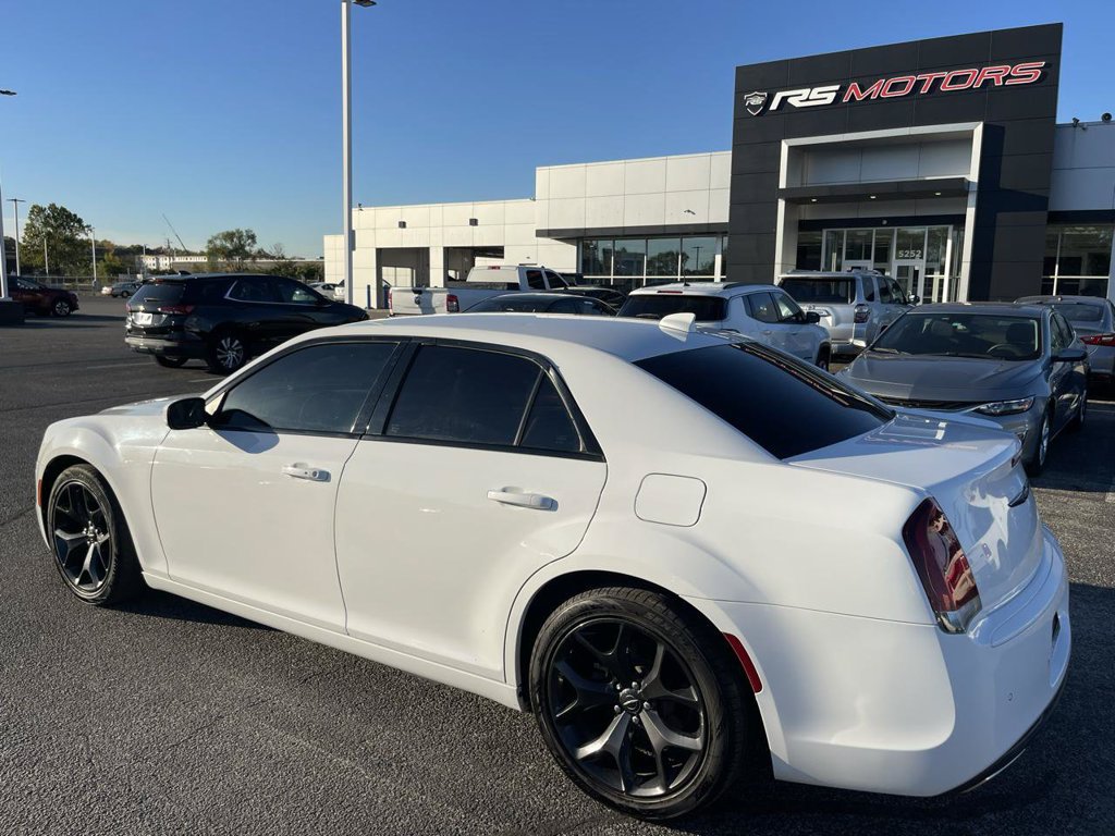 Used 2021 Chrysler 300 S RWD image 3