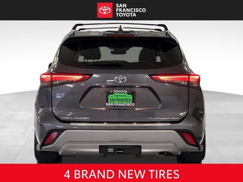 Used 2022 Toyota Highlander Platinum AWD/4WD image 4