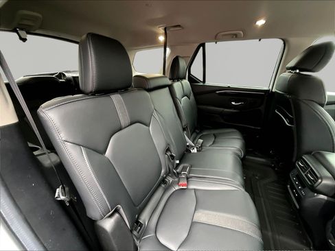 Used 2025 Honda Pilot EX-L image 25