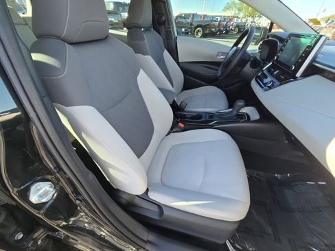 Used 2020 Toyota Corolla LE image 19