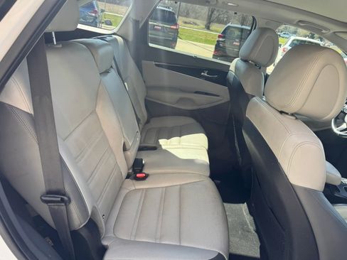 Used 2016 Kia Sorento SX image 15