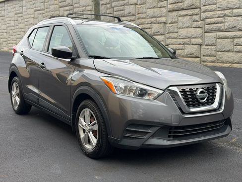 Used 2018 Nissan Kicks S w/ Exterior Package FWD image 5