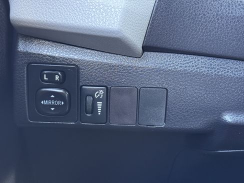 Used 2016 Toyota Corolla LE image 28