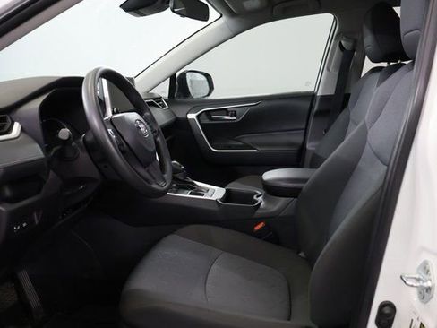 Used 2025 Toyota RAV4 XLE image 12
