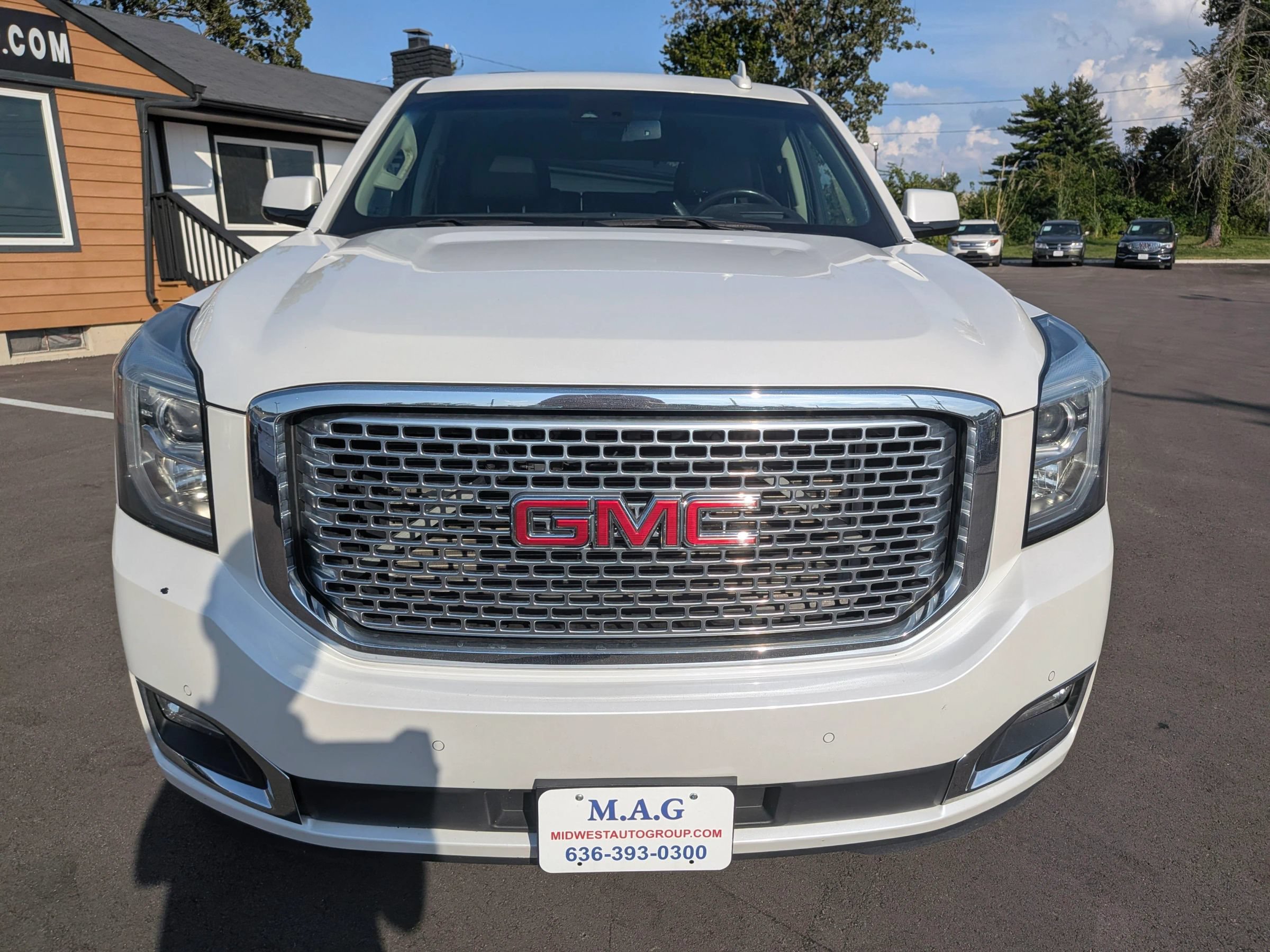 Used 2016 GMC Yukon Denali w/ Open Road Package AWD/4WD image 9