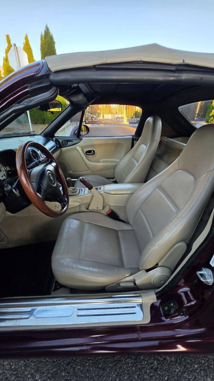 Used 2000 MAZDA MX-5 Miata RWD image 8
