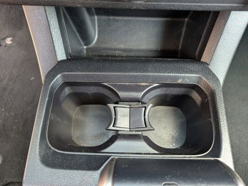 Used 2019 Toyota Tacoma SR5 RWD image 15