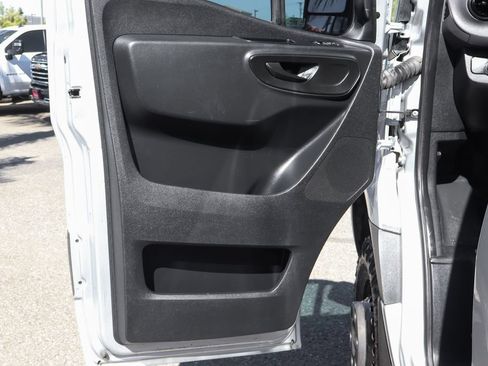 Used 2020 Mercedes-Benz Sprinter 3500 image 21