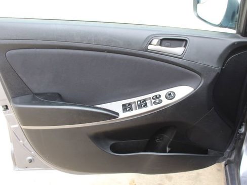 Used 2016 Hyundai Accent SE image 13