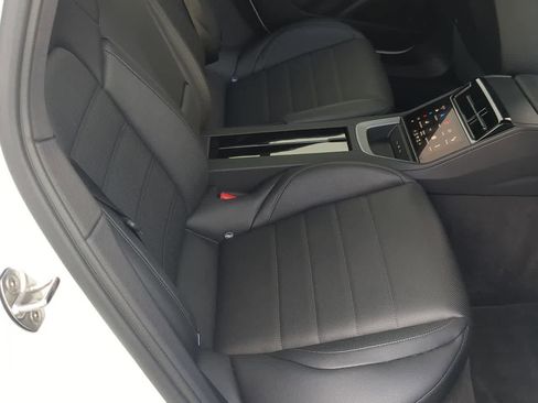 Used 2025 Porsche Panamera image 22