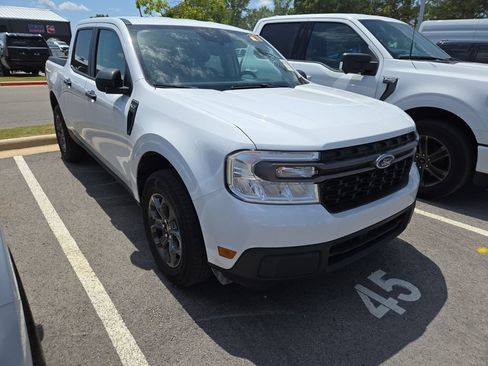 Used 2024 Ford Maverick XLT FWD image 3