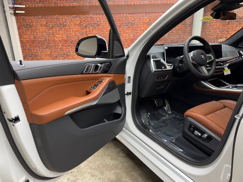 New 2026 BMW X7 xDrive40i w/ M Sport Package image 9