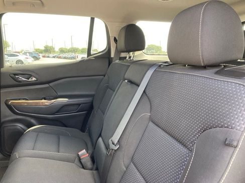Used 2022 GMC Acadia SLE w/ Driver Convenience Package FWD image 11