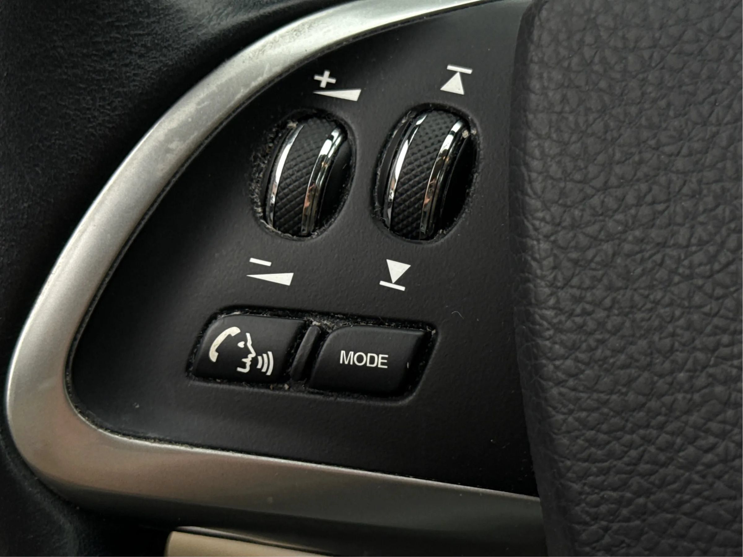 Used 2013 Jaguar XF 3.0 RWD image 24