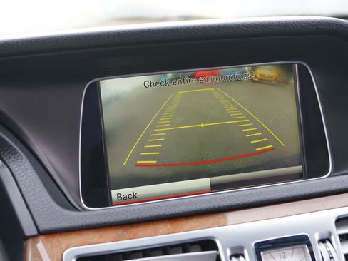 Used 2014 Mercedes-Benz E 350 Sedan image 18