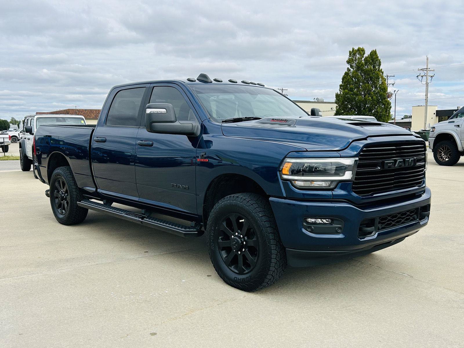 Used 2023 RAM 3500 Laramie AWD/4WD image 2