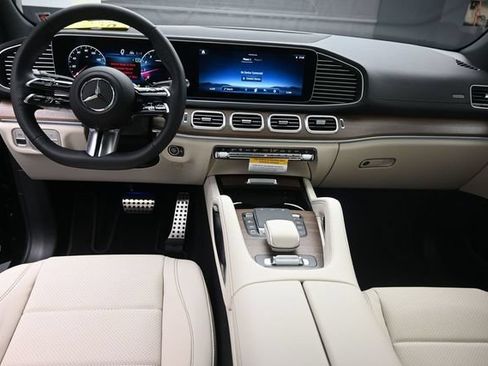 Used 2026 Mercedes-Benz GLS 450 4MATIC image 9
